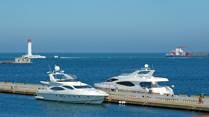 Luxury Awaits You on the Water with Charter Yacht Rentals Miami FL for Private Events